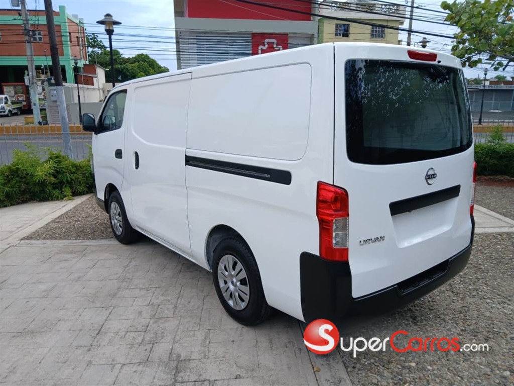 2027 Nissan Urvan Cargo — foto 3 / 12
