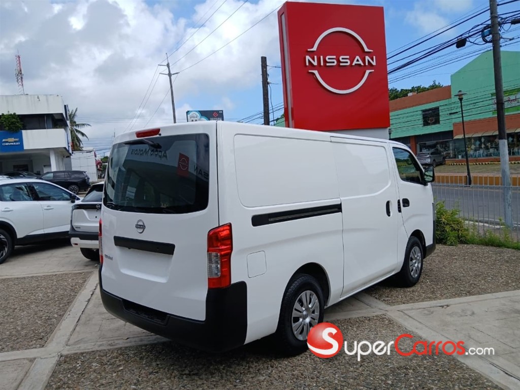 2027 Nissan Urvan Cargo — foto 4 / 12