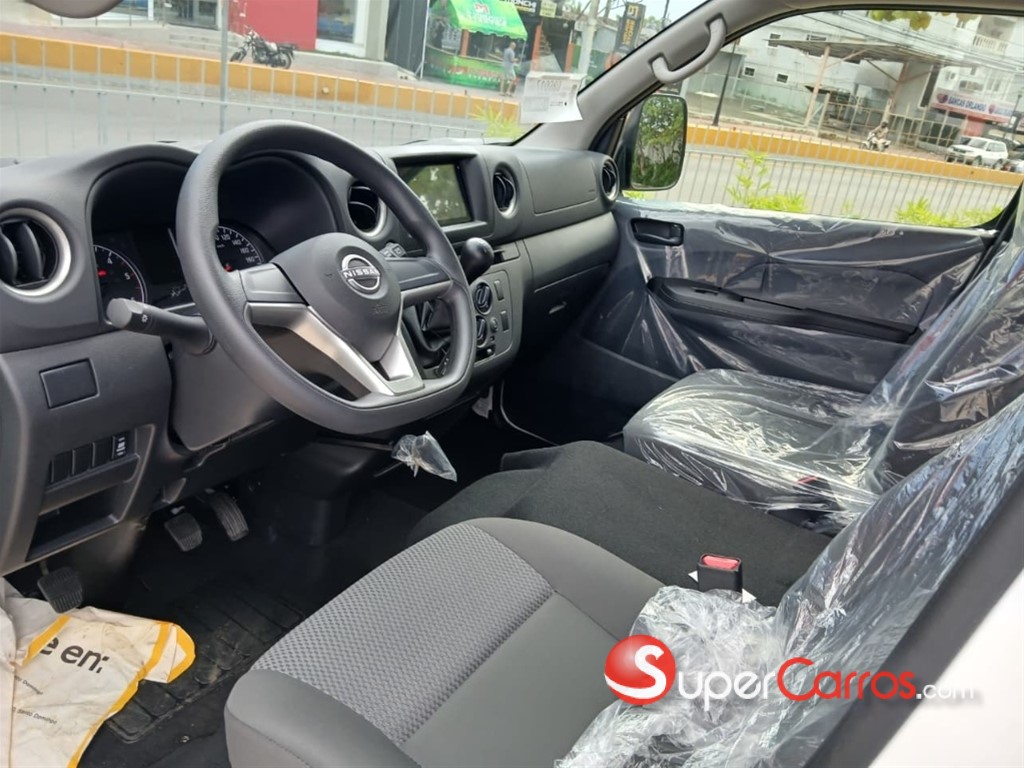 2027 Nissan Urvan Cargo — foto 10 / 12
