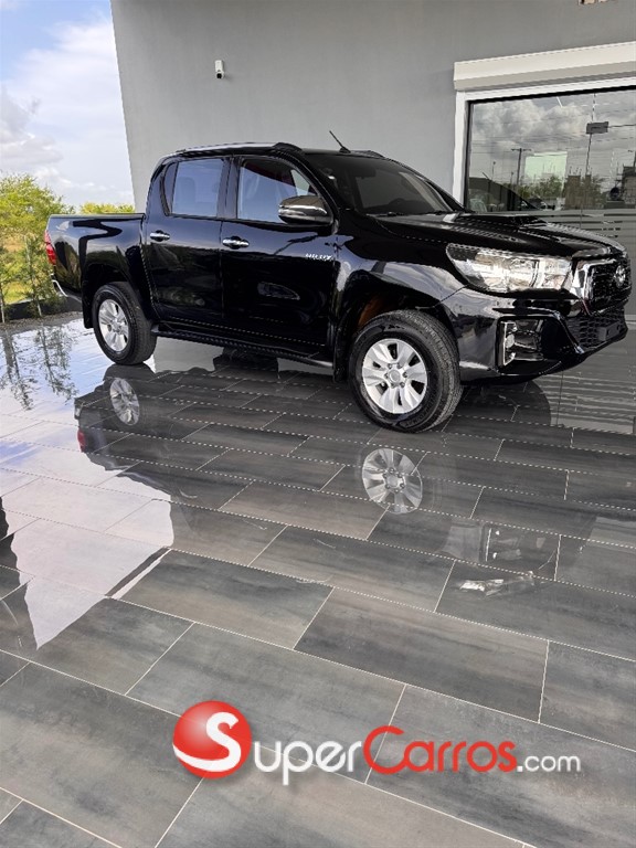 2017 Toyota Hilux — foto 2 / 12