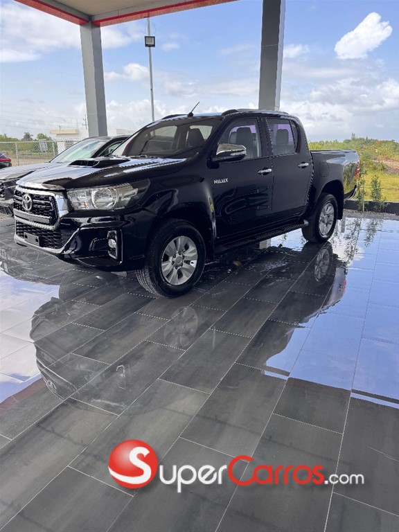 2017 Toyota Hilux — foto 4 / 12