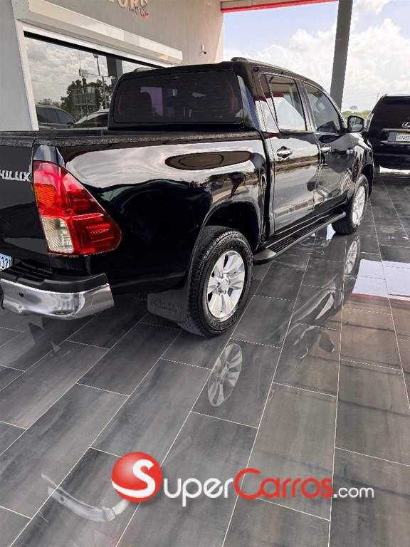 2017 Toyota Hilux — foto 5 / 12
