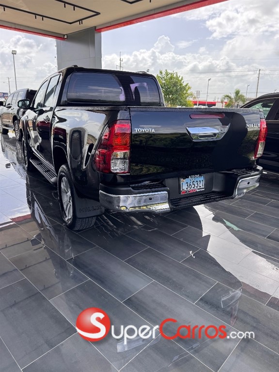 2017 Toyota Hilux — foto 6 / 12