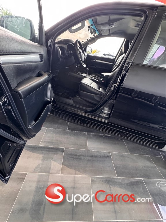 2017 Toyota Hilux — foto 9 / 12