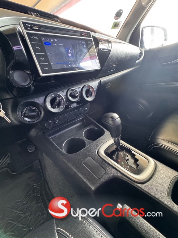 2017 Toyota Hilux — foto 10 / 12