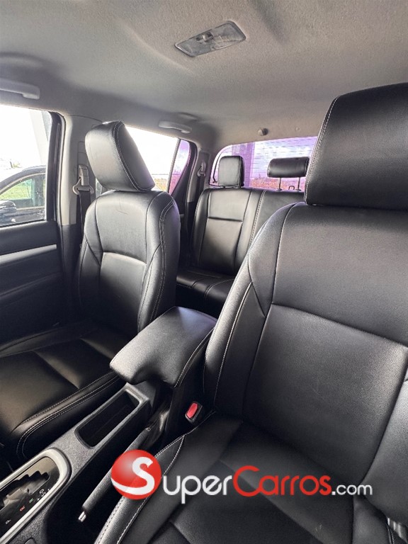 2017 Toyota Hilux — foto 11 / 12
