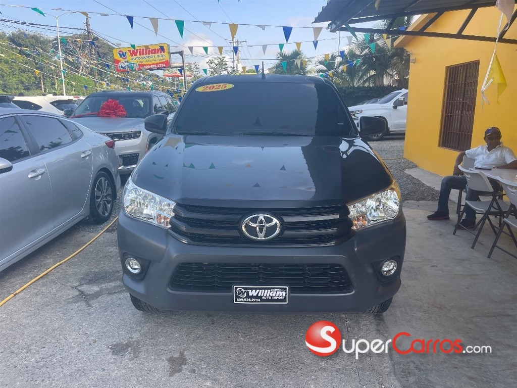 2025 Toyota Hilux — foto 2 / 8