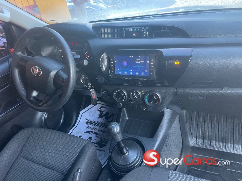 2025 Toyota Hilux — foto 3 / 8