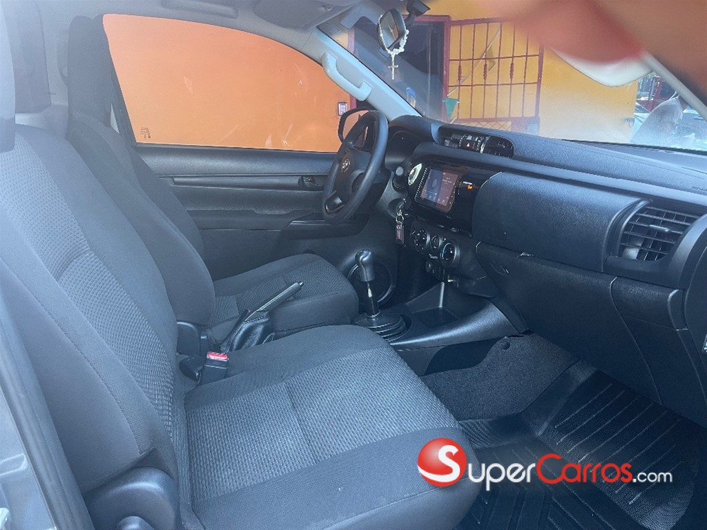 2025 Toyota Hilux — foto 4 / 8