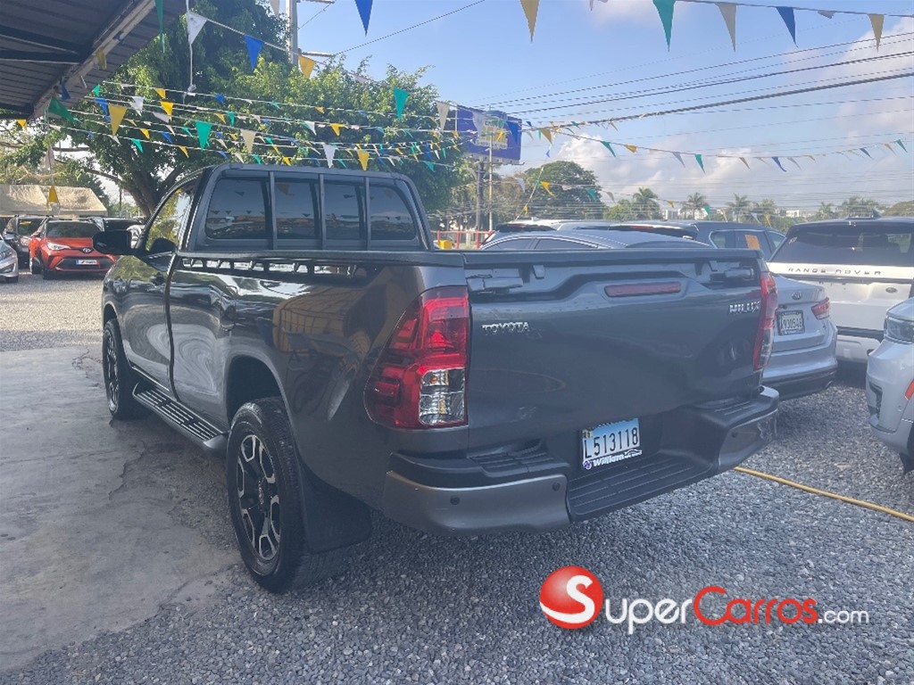 2025 Toyota Hilux — foto 6 / 8