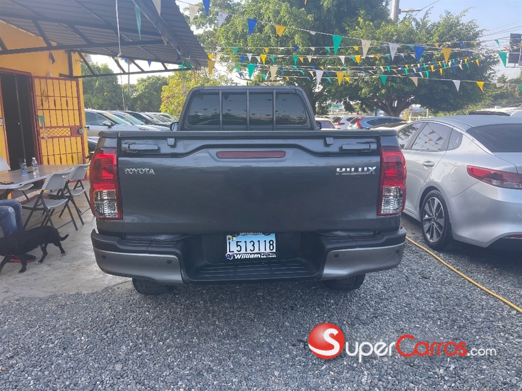 2025 Toyota Hilux — foto 8 / 8