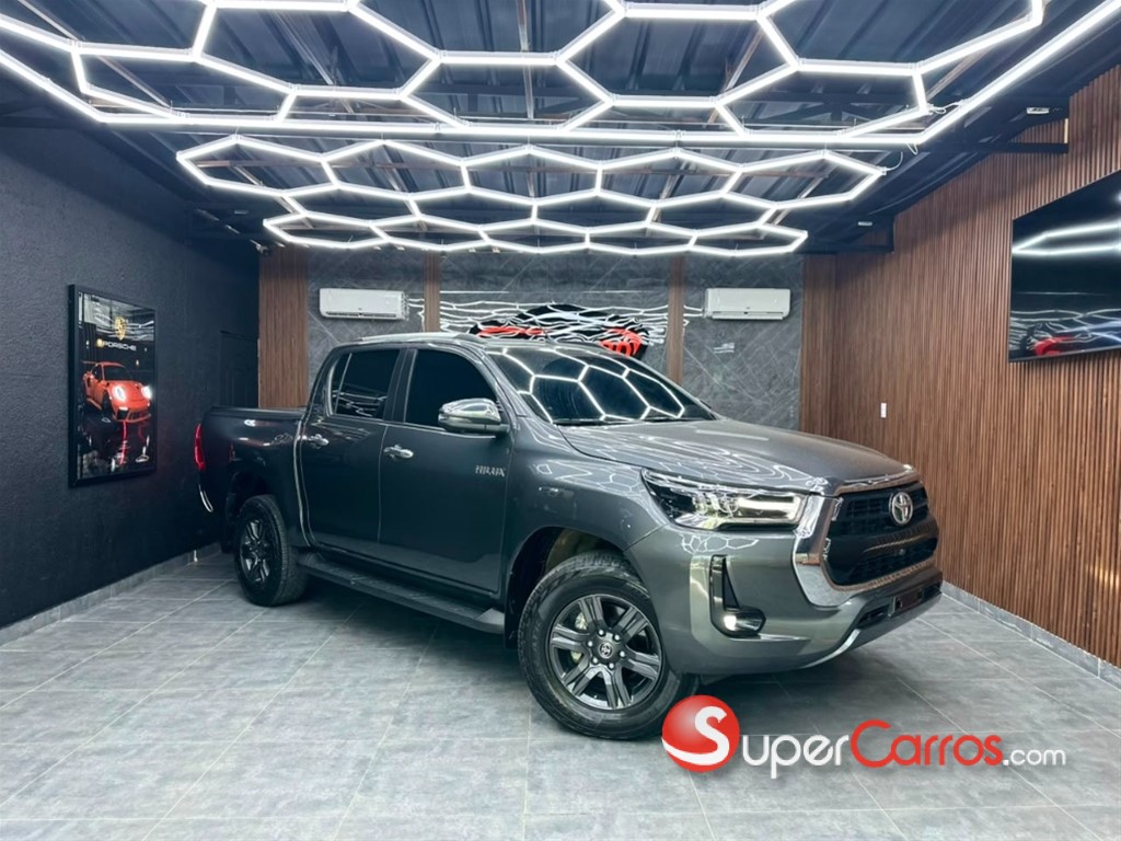 2025 Toyota Hilux SRV — foto 2 / 12