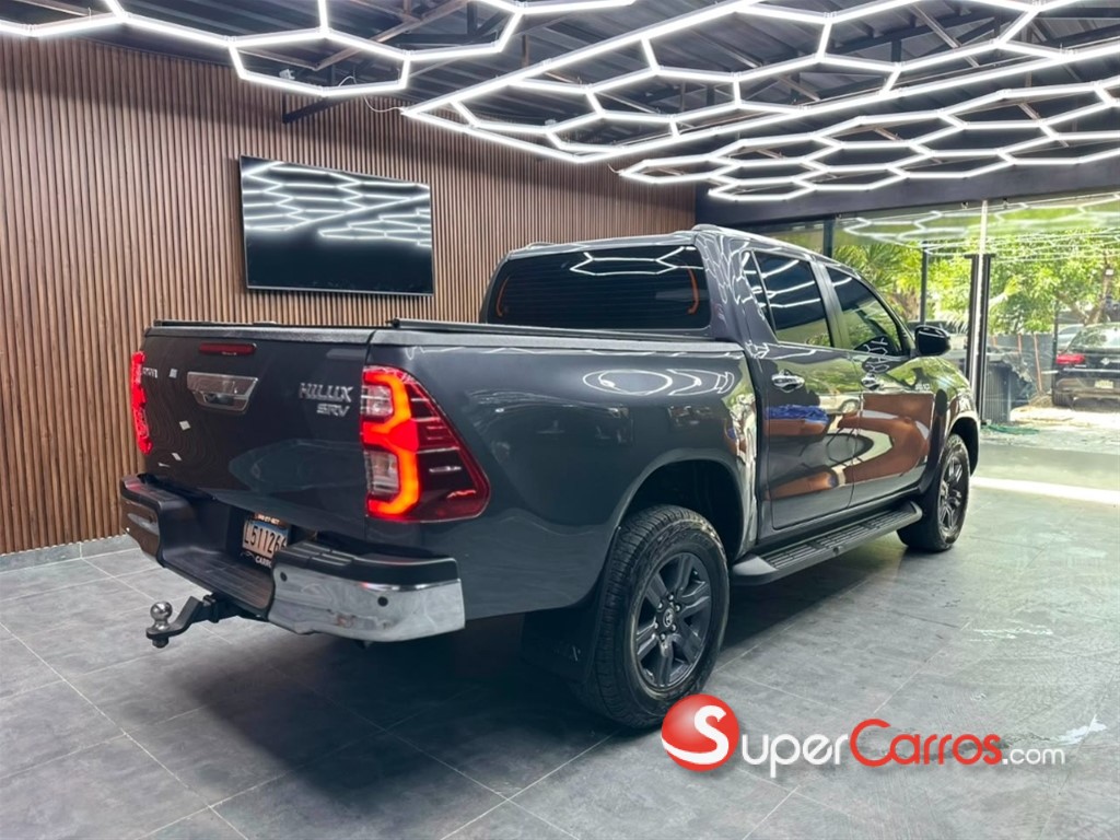 2025 Toyota Hilux SRV — foto 4 / 12