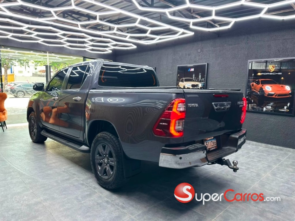 2025 Toyota Hilux SRV — foto 6 / 12