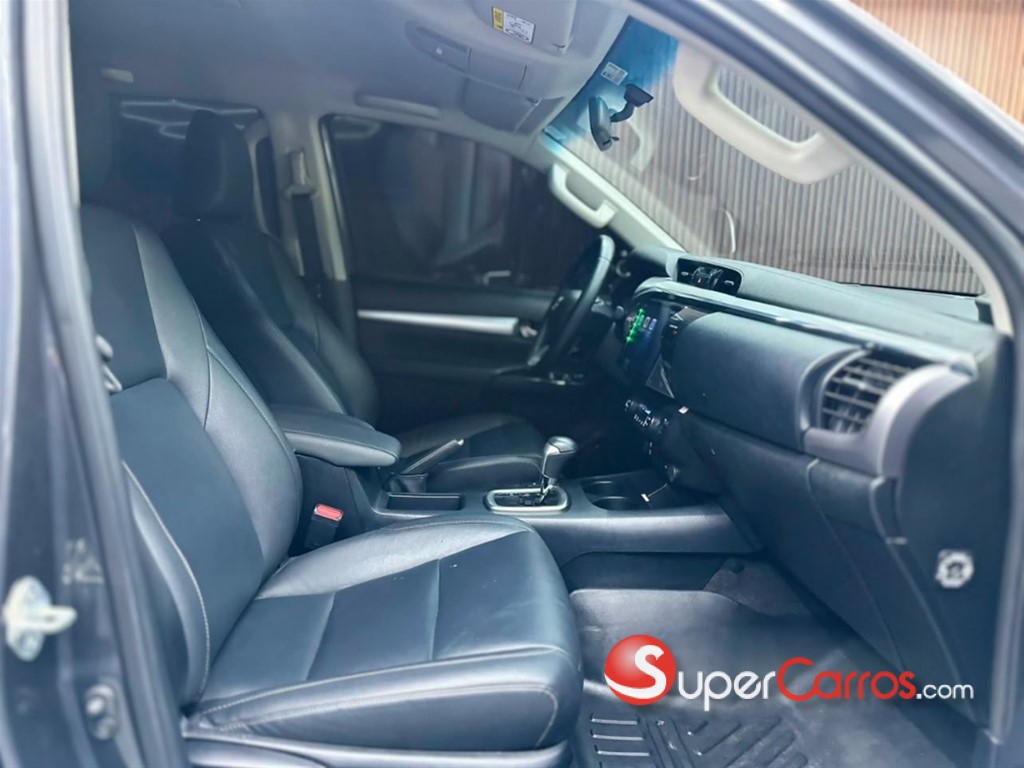 2025 Toyota Hilux SRV — foto 7 / 12