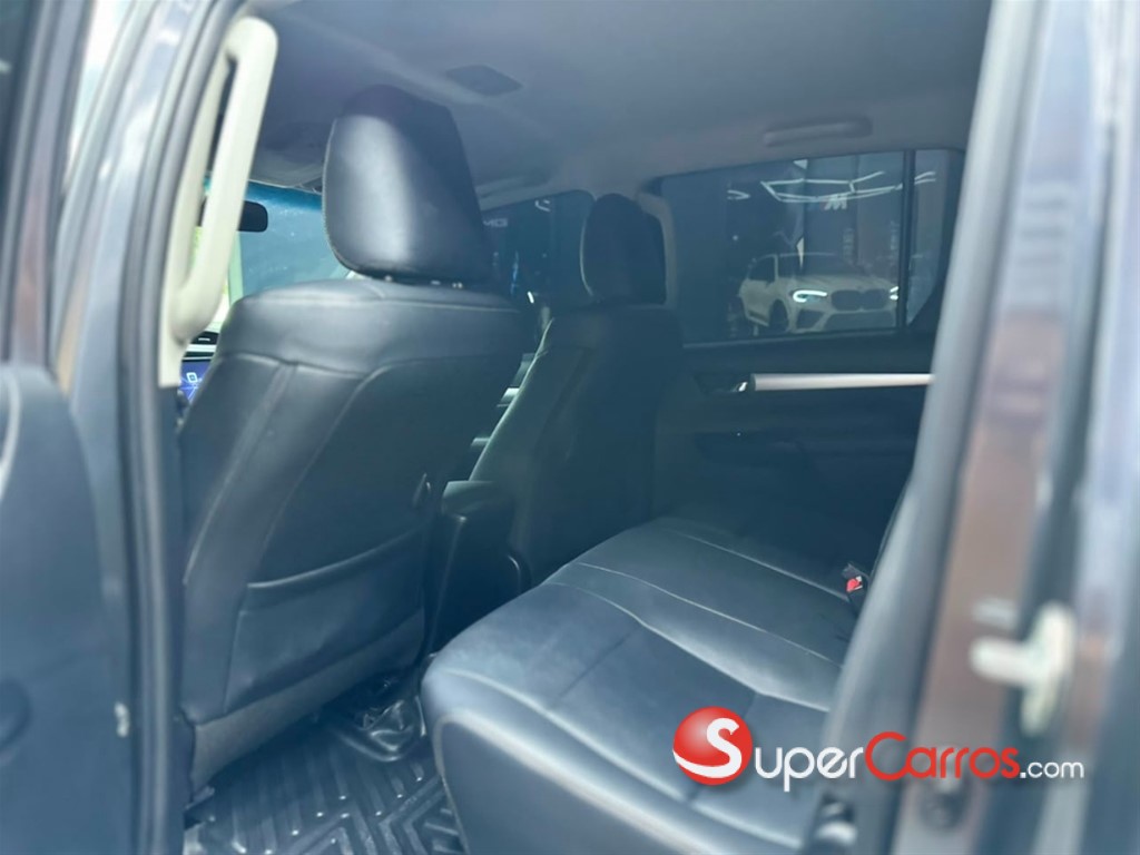 2025 Toyota Hilux SRV — foto 12 / 12