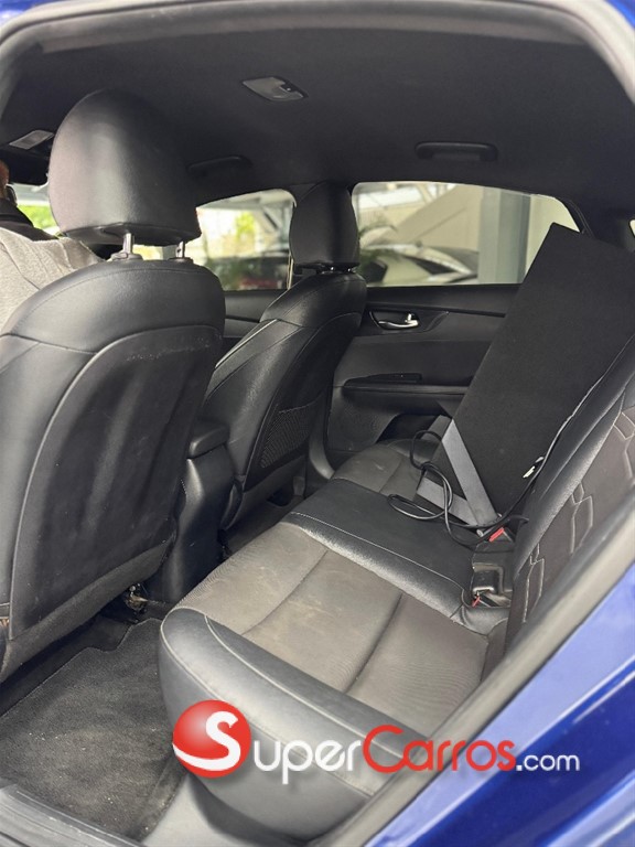 2020 Kia Forte GT Line — foto 8 / 10