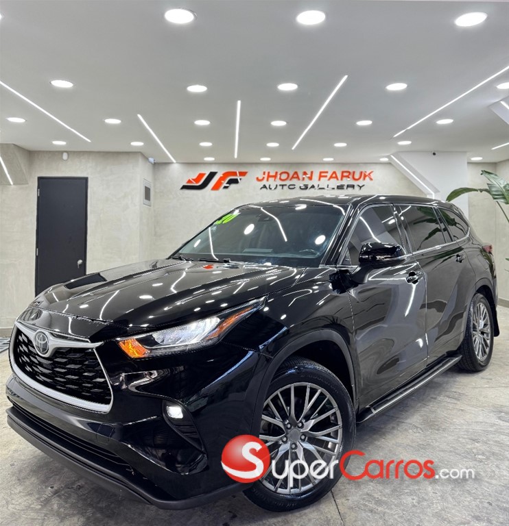 2020 Toyota Highlander LE