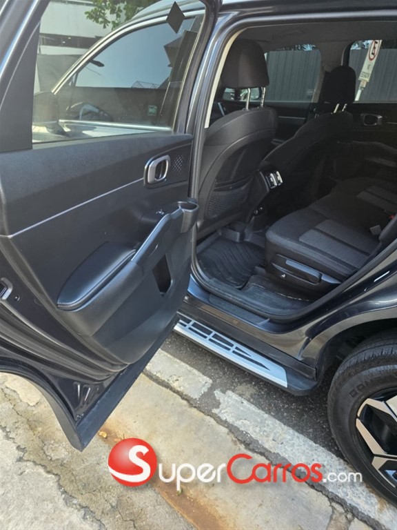 2021 Kia Sorento LX — foto 8 / 12