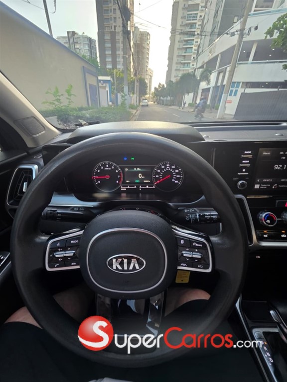 2021 Kia Sorento LX — foto 9 / 12
