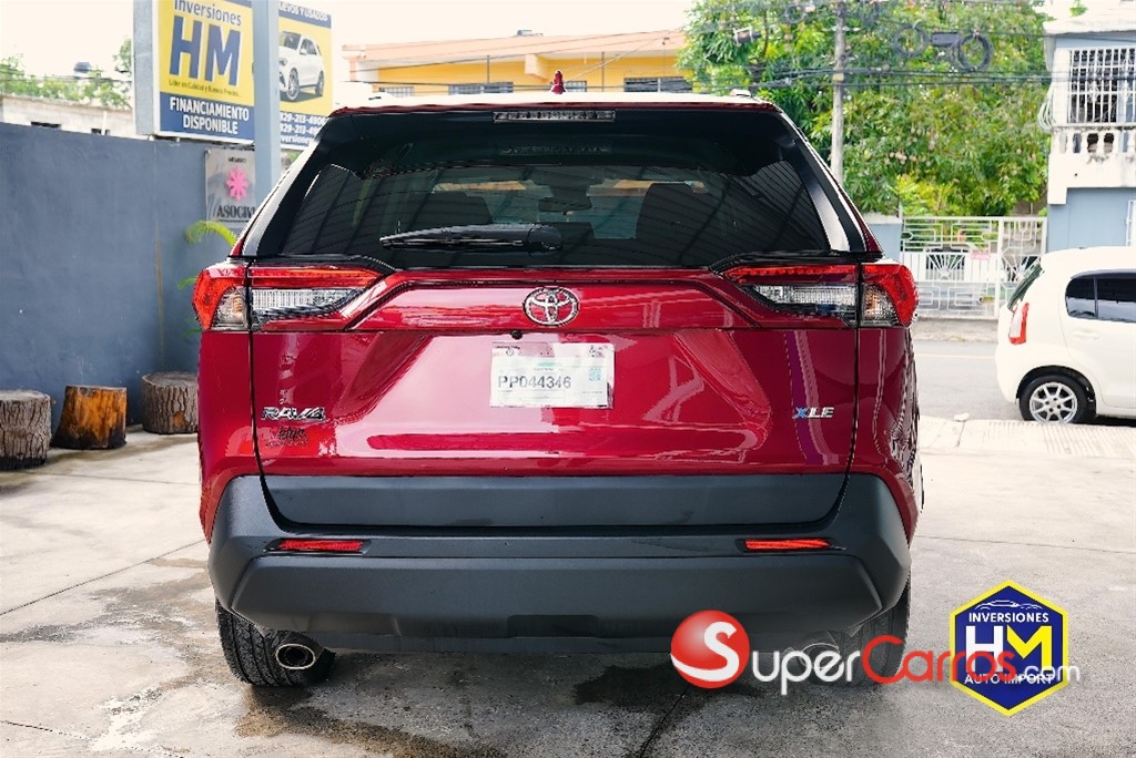 2023 Toyota RAV4 XLE — foto 5 / 10