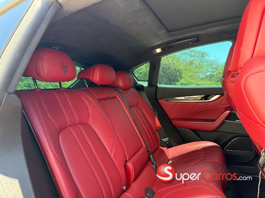 2022 Maserati Levante Modena — foto 6 / 10