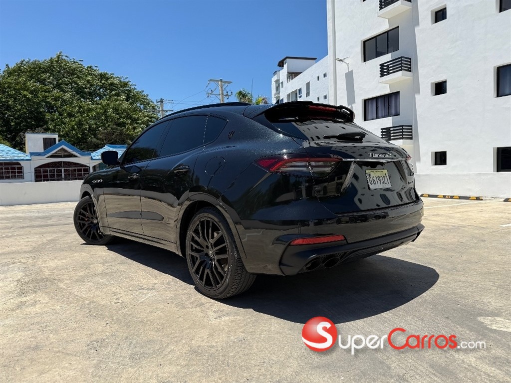 2022 Maserati Levante Modena — foto 9 / 10