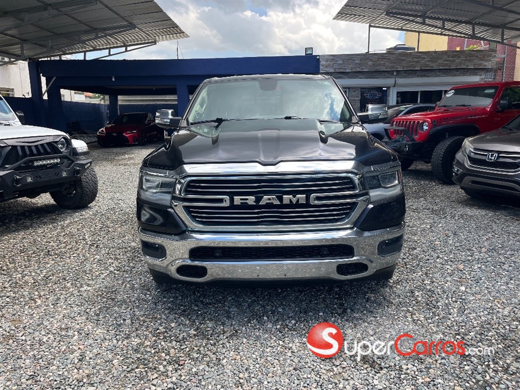 2020 Dodge Ram 1500 Laramie — foto 2 / 11