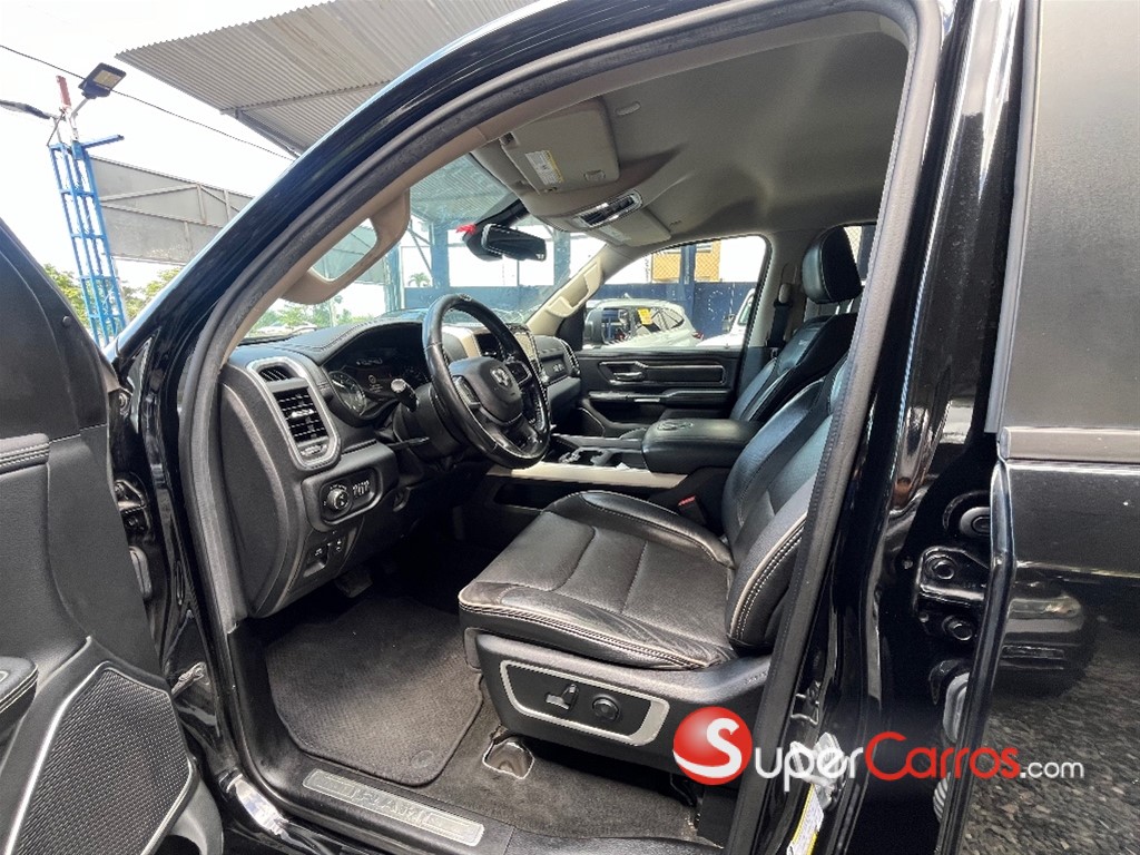2020 Dodge Ram 1500 Laramie — foto 8 / 11