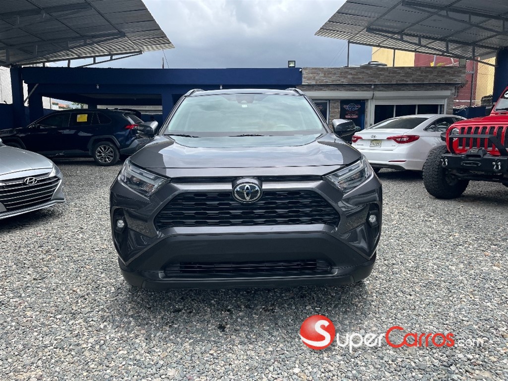 2022 Toyota RAV4 XLE Premium — foto 2 / 12