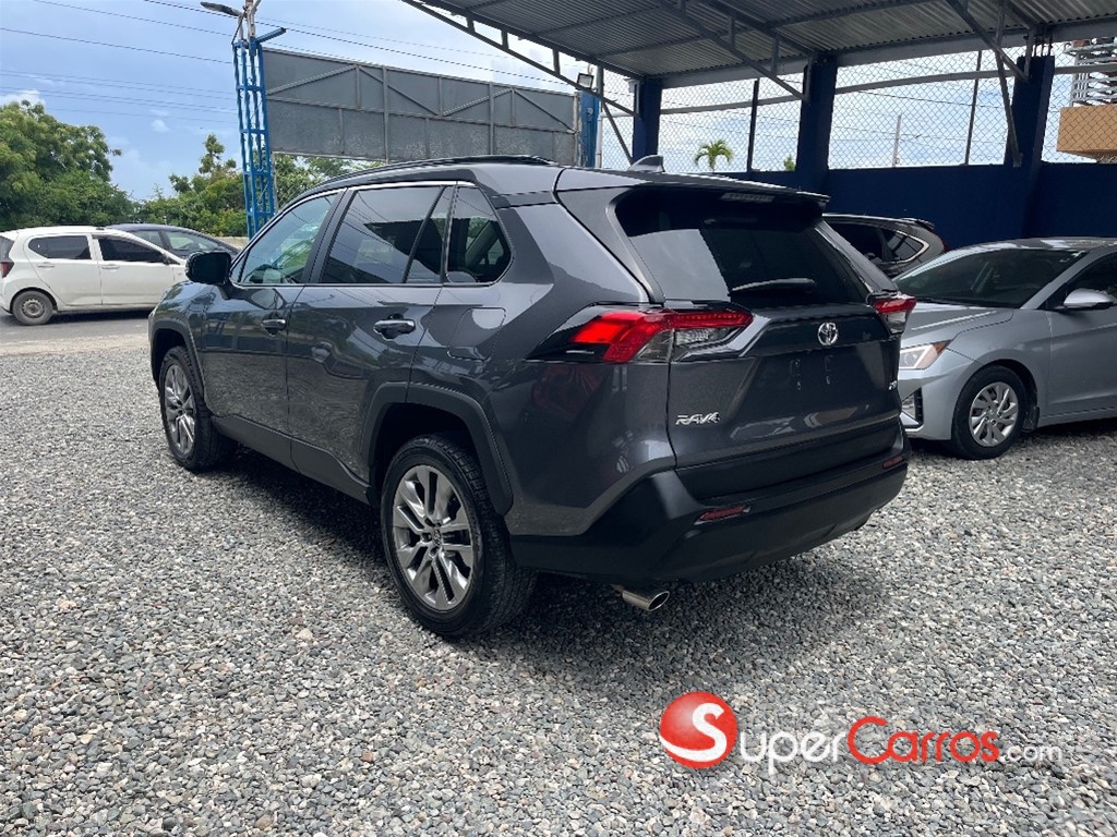 2022 Toyota RAV4 XLE Premium — foto 5 / 12