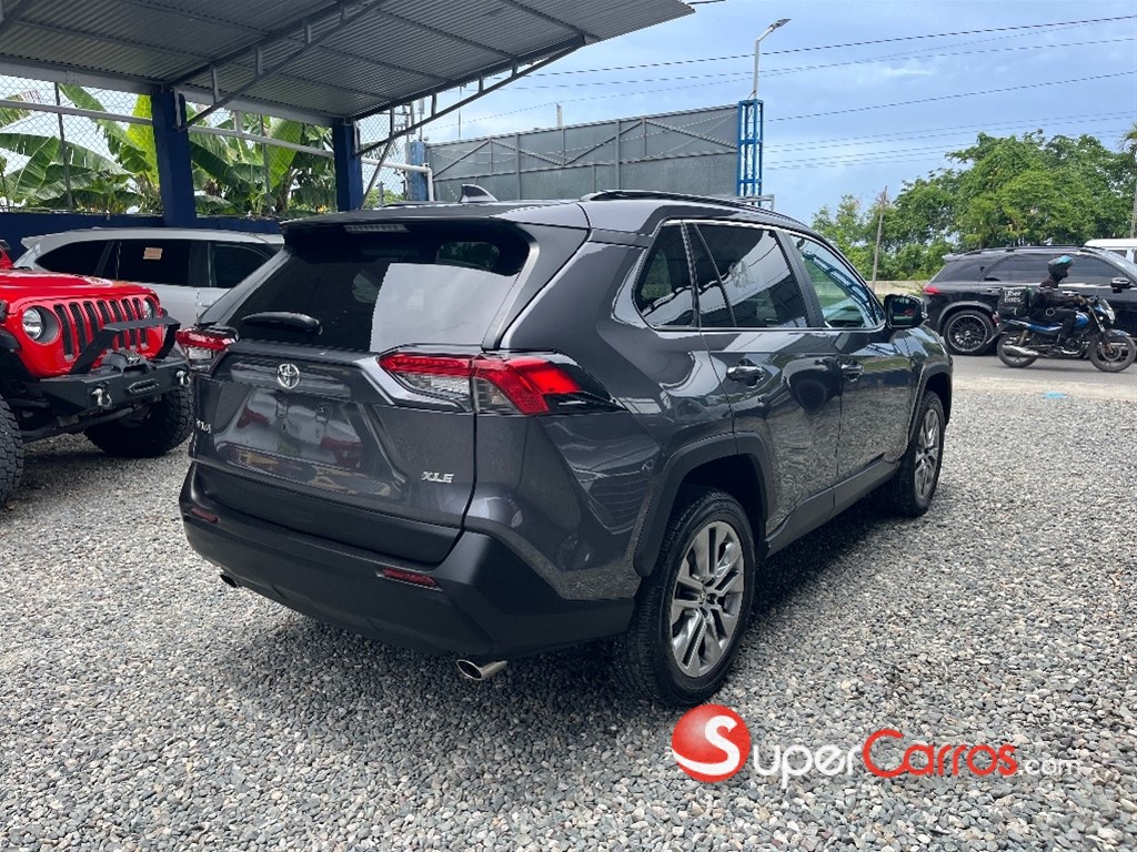 2022 Toyota RAV4 XLE Premium — foto 6 / 12