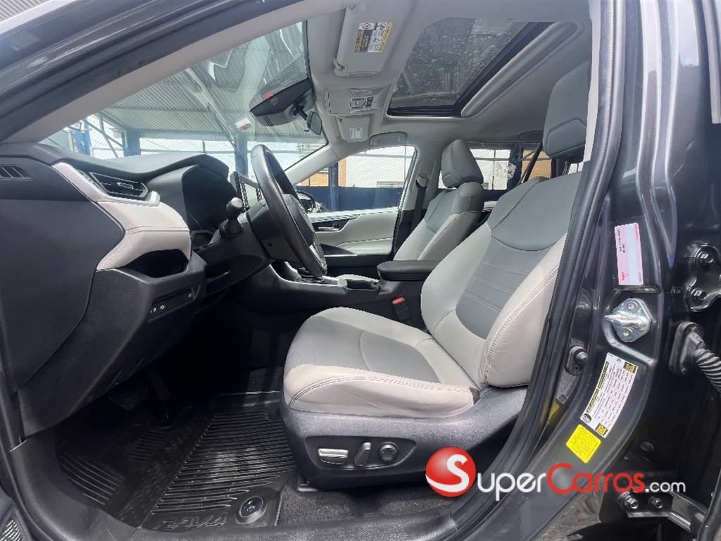 2022 Toyota RAV4 XLE Premium — foto 7 / 12
