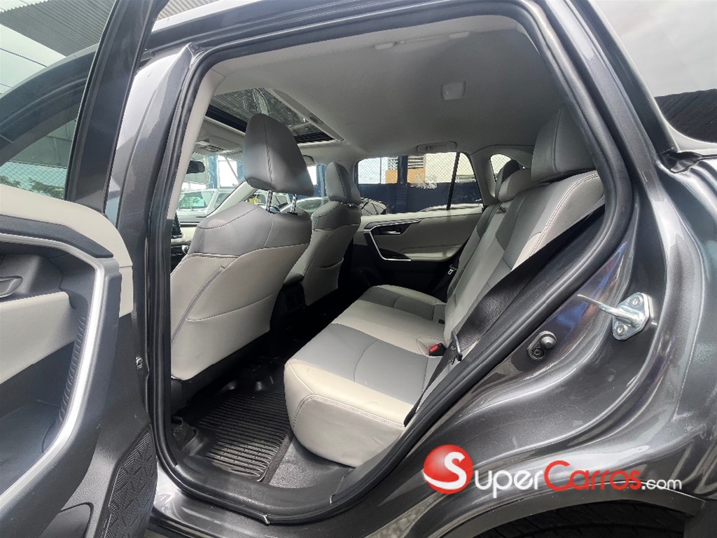 2022 Toyota RAV4 XLE Premium — foto 8 / 12