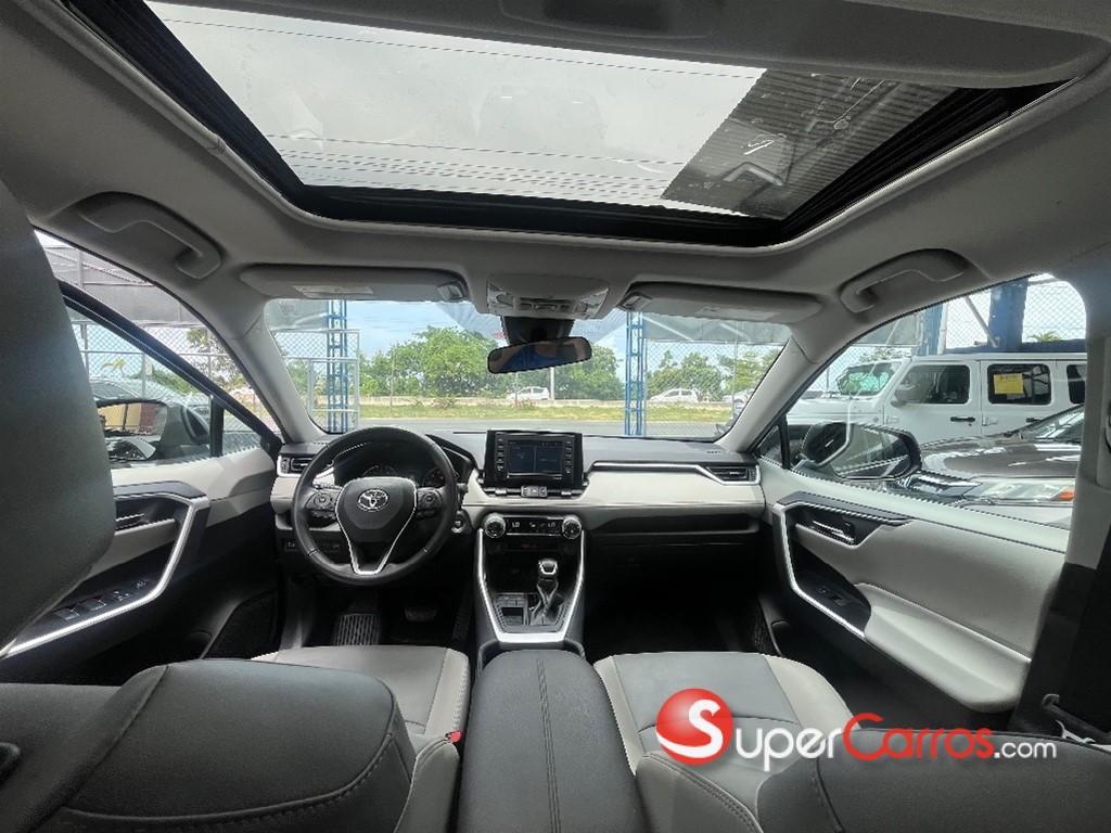 2022 Toyota RAV4 XLE Premium — foto 10 / 12