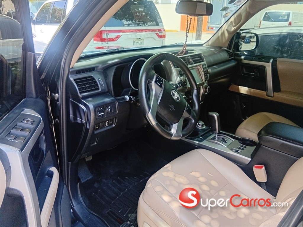 2012 Toyota 4 Runner Limited — foto 8 / 10