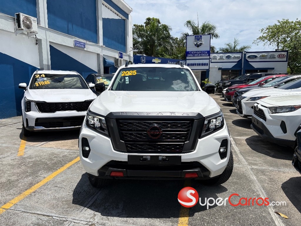 2025 Nissan Navara PRO X4 — foto 2 / 11