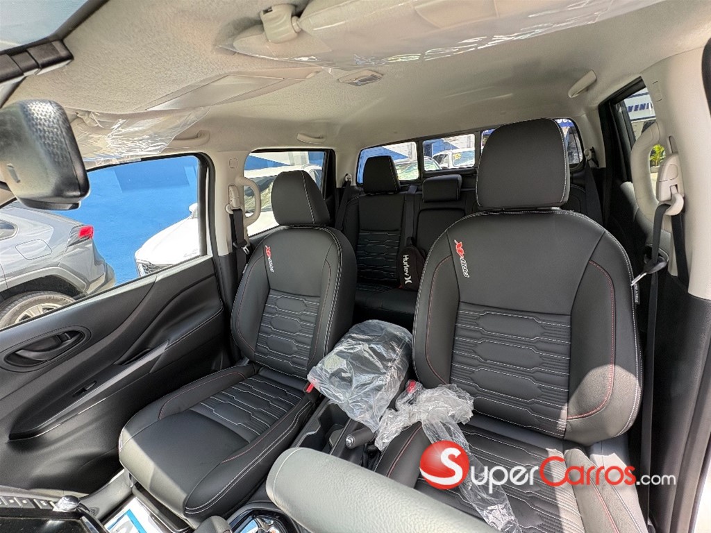 2025 Nissan Navara PRO X4 — foto 10 / 11