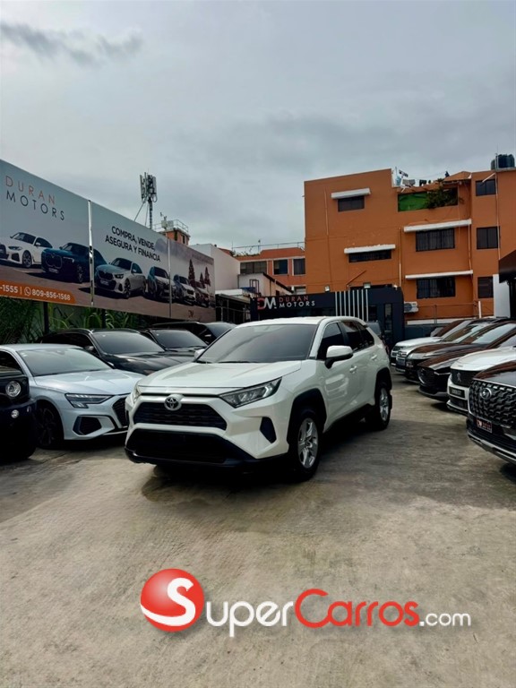 2020 Toyota RAV4 LE