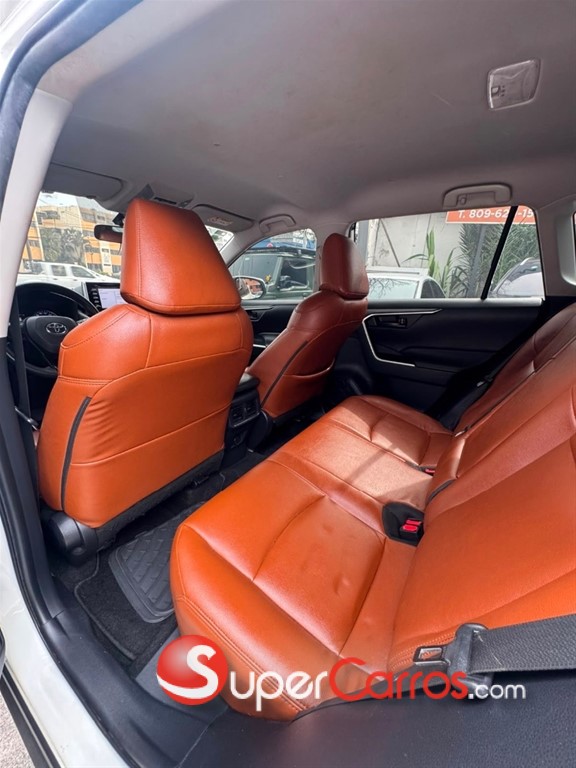 2020 Toyota RAV4 LE — foto 5 / 12