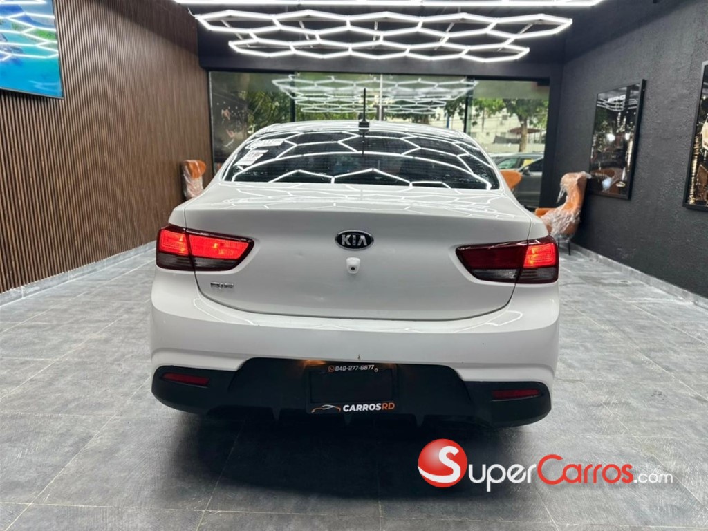 2020 Kia Rio S — foto 6 / 11