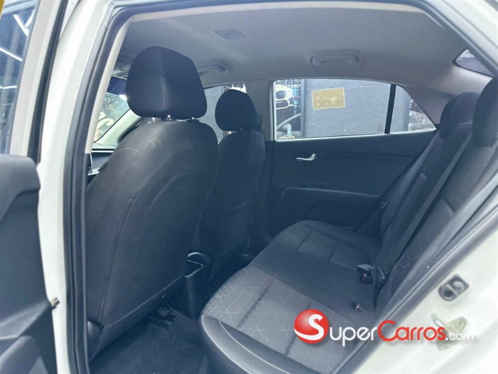 2020 Kia Rio S — foto 9 / 11