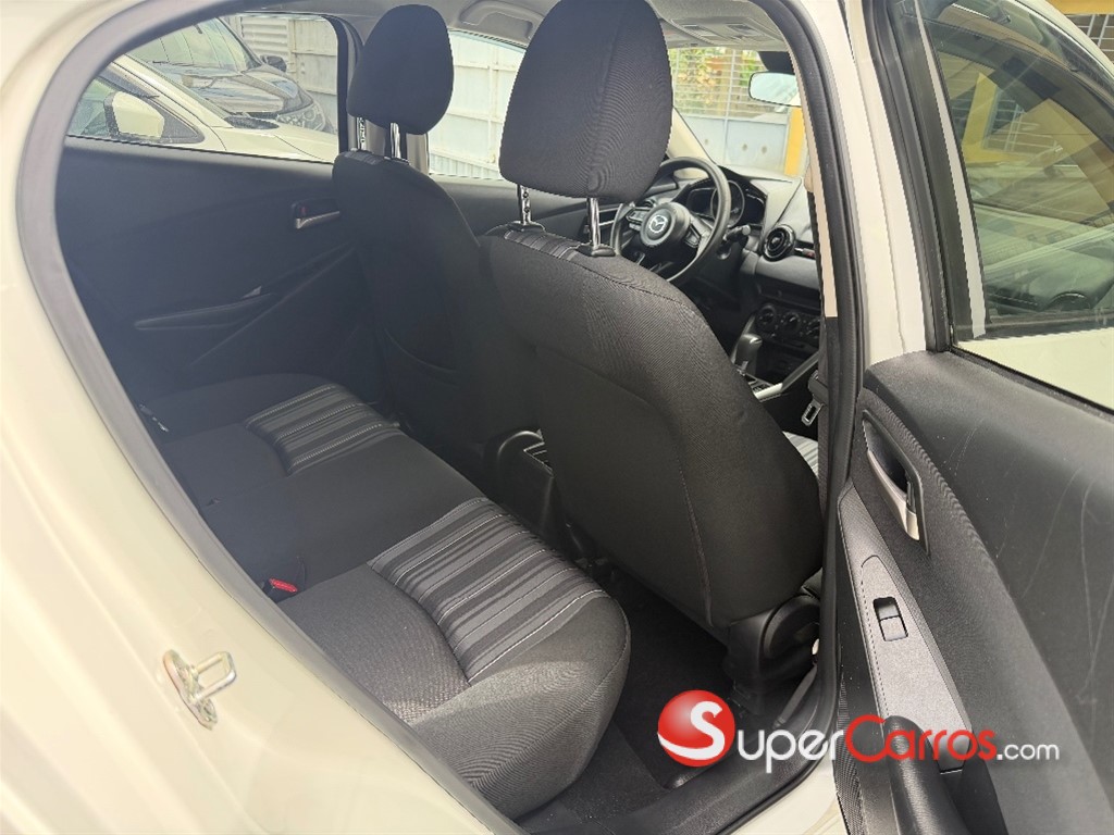 2020 Mazda 2 — foto 12 / 12