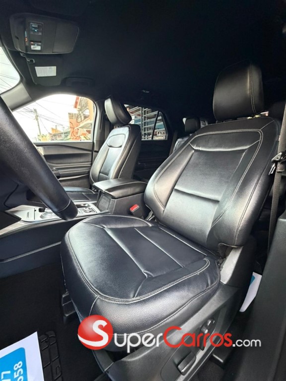 2020 Ford Explorer XLT — foto 6 / 12