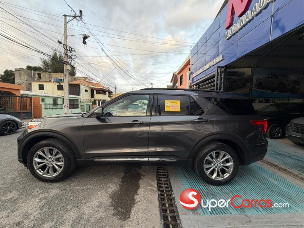 2020 Ford Explorer XLT — foto 7 / 12