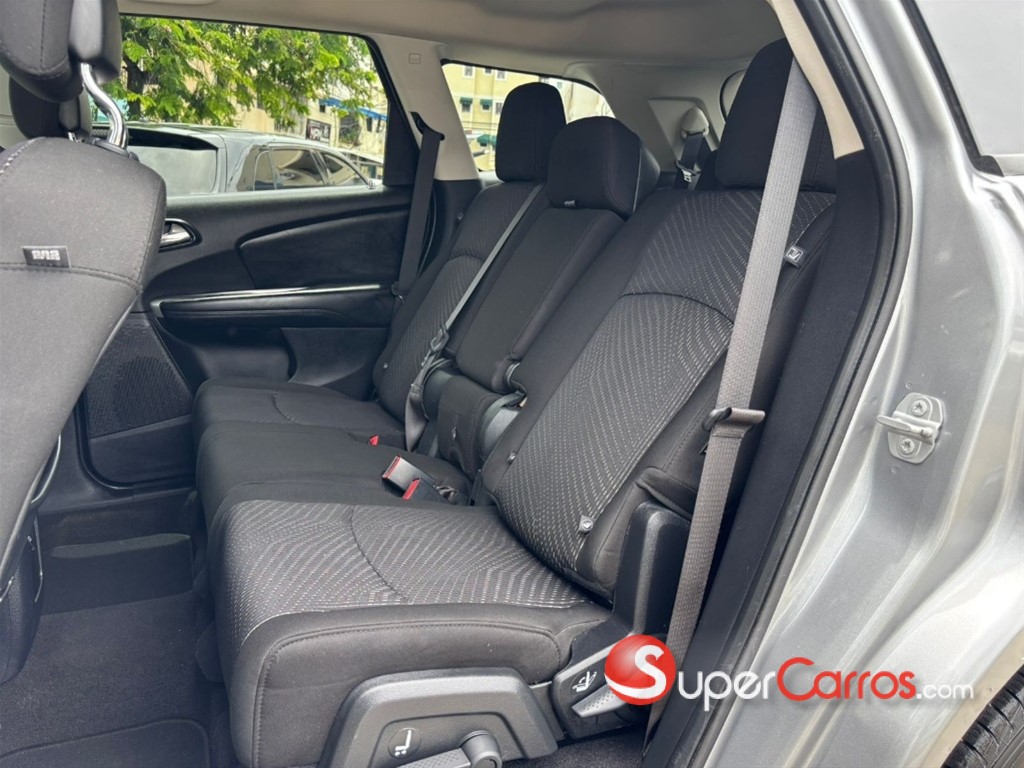 2020 Dodge Journey SE — foto 8 / 12