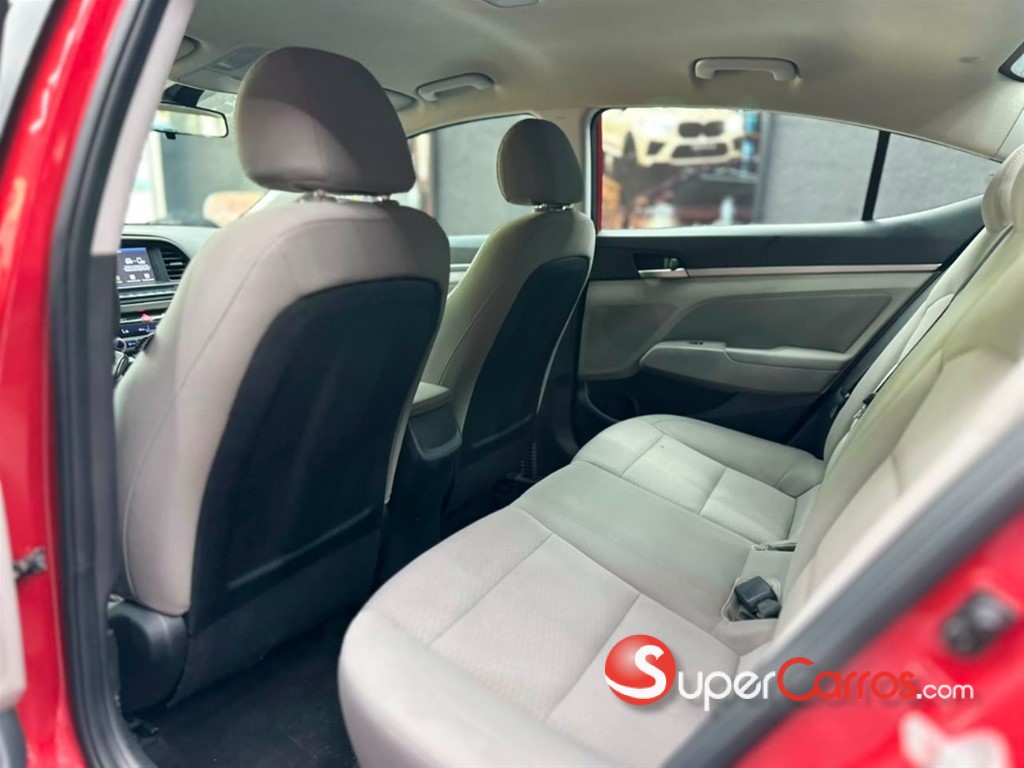 2020 Hyundai Elantra SEL — foto 8 / 11