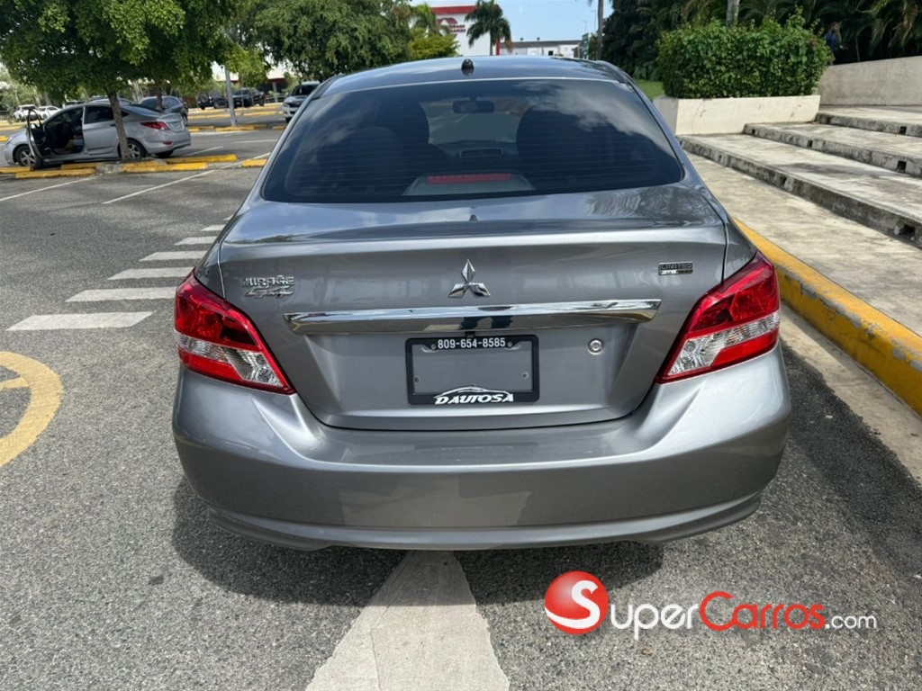 2020 Mitsubishi Motors Mirage G4 SE — foto 10 / 12
