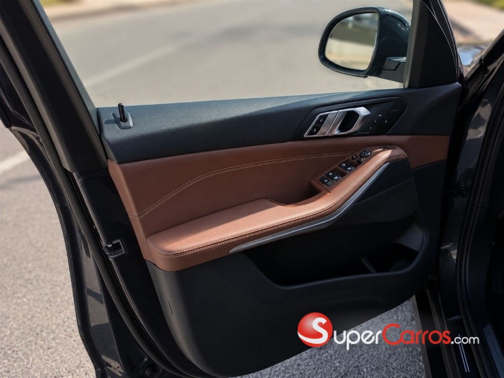 2020 BMW X 5 30D — foto 7 / 9