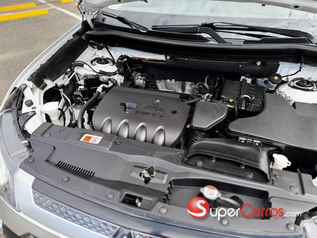 2020 Mitsubishi Motors Outlander SEL — foto 2 / 12